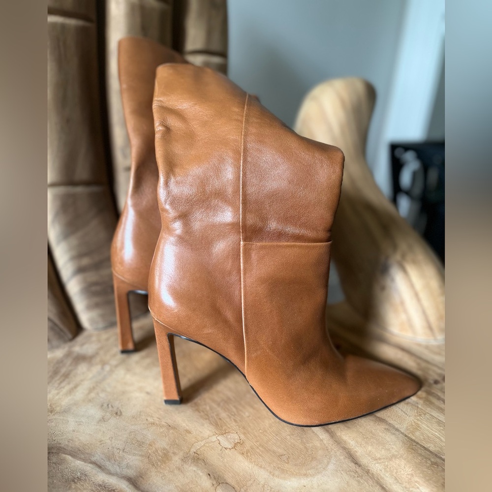 Vince Camuto Like New! Caramel Leather Boots